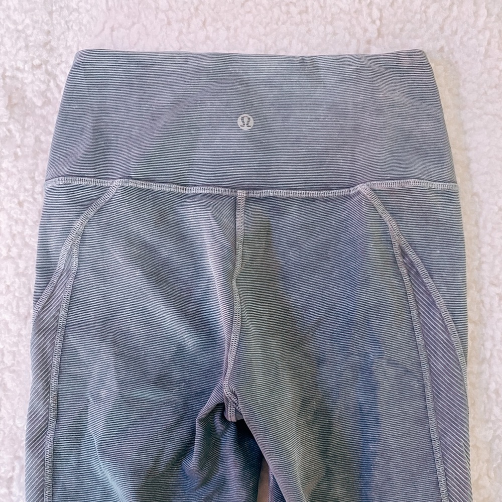 Lululemon grey/blue leggings